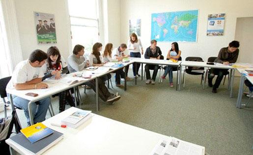 alt - Ирландия, Education First, Подготовительные программы,Языковые курсы для взрослых (от 16 лет), 3