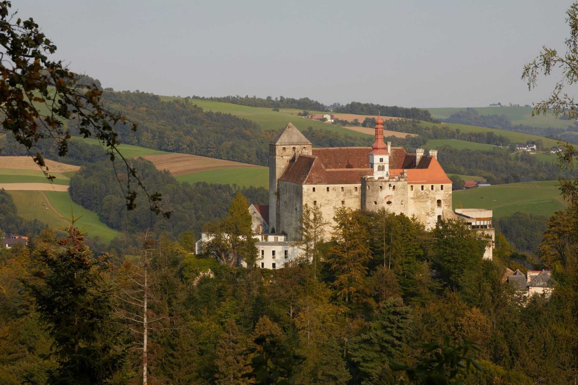 alt - Австрия, Schloss Krumbach International School, Среднее образование, 9