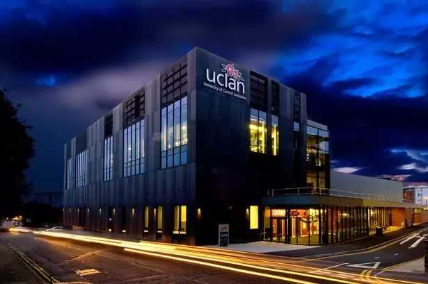 alt - , UCLAN — University of Central Lancashire (Університет Центрального Ланкаширу), , 3