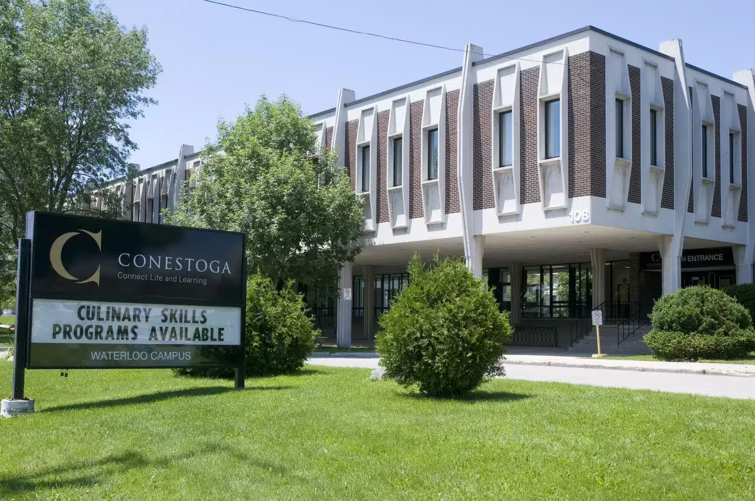 Главный корпус Conestoga College