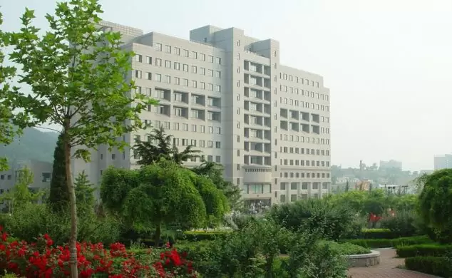 Зелена зона Dongbei University of Finance and Economics