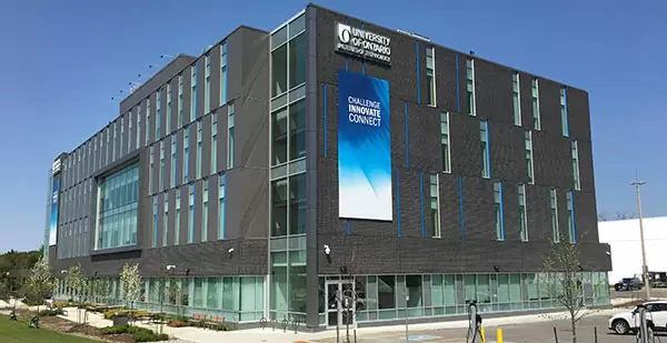 корпус Ontario Tech University