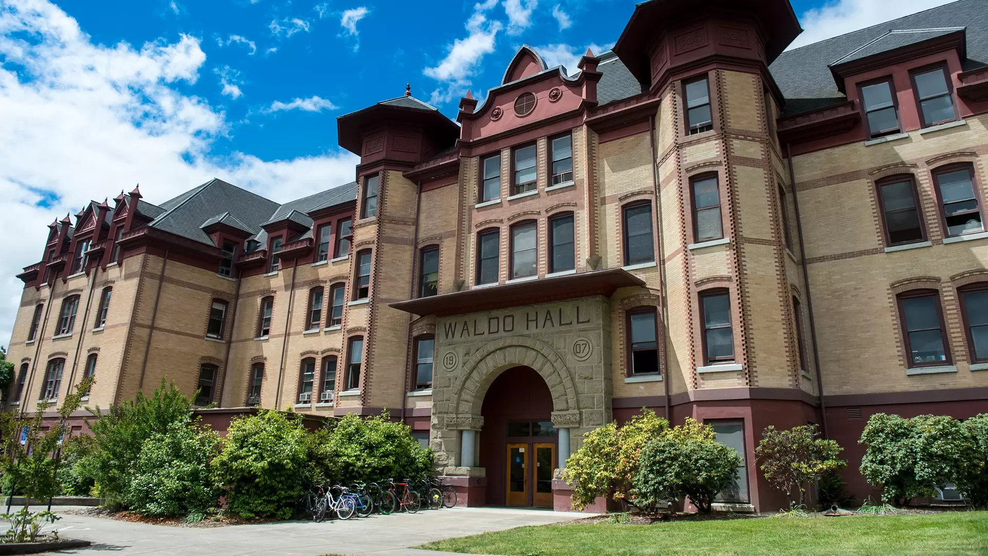 Waldo Hall в Oregon State University