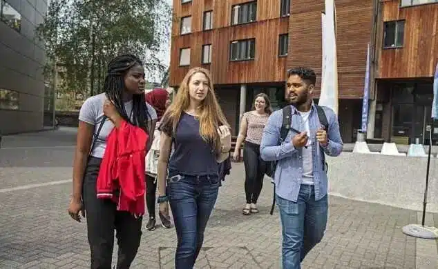 Студенти на перерві в Queen Mary, University of London