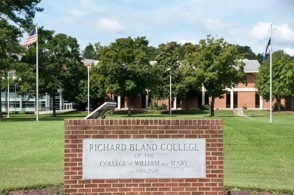 Главный корпус Richard Bland College of William and Mary