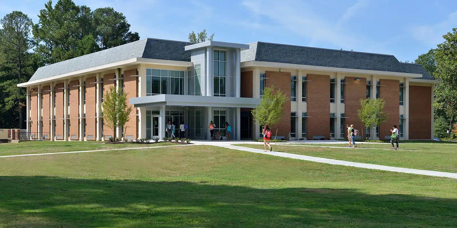 Студенческий кампус Richard Bland College of William and Mary