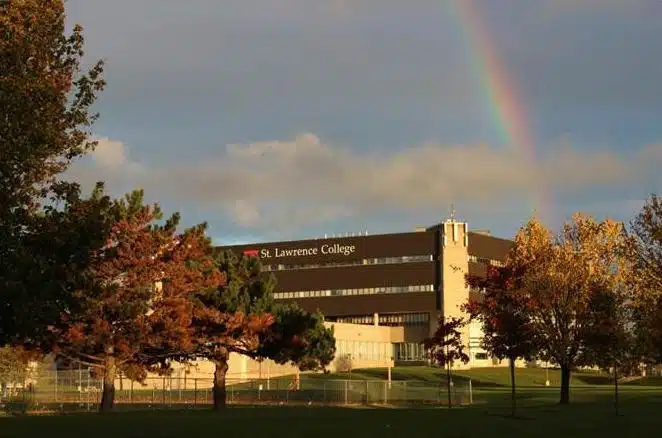 Корпус St.Lawrence College