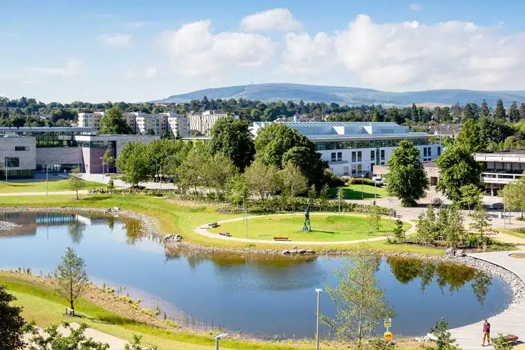 кампус University College Dublin