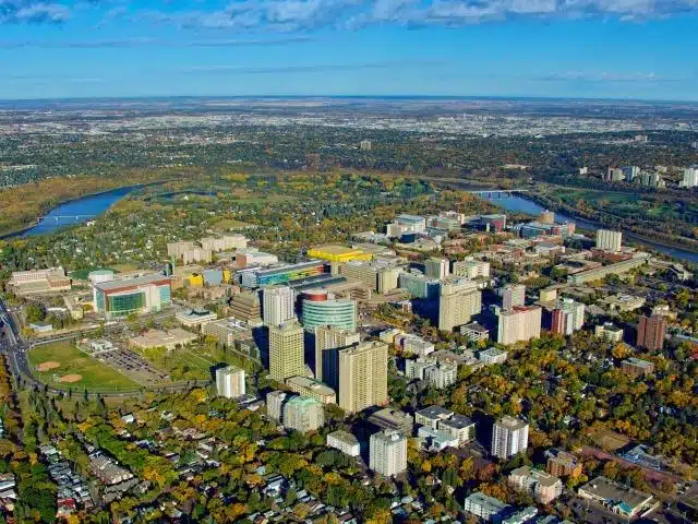 Город в котором учатся студенты University of Alberta