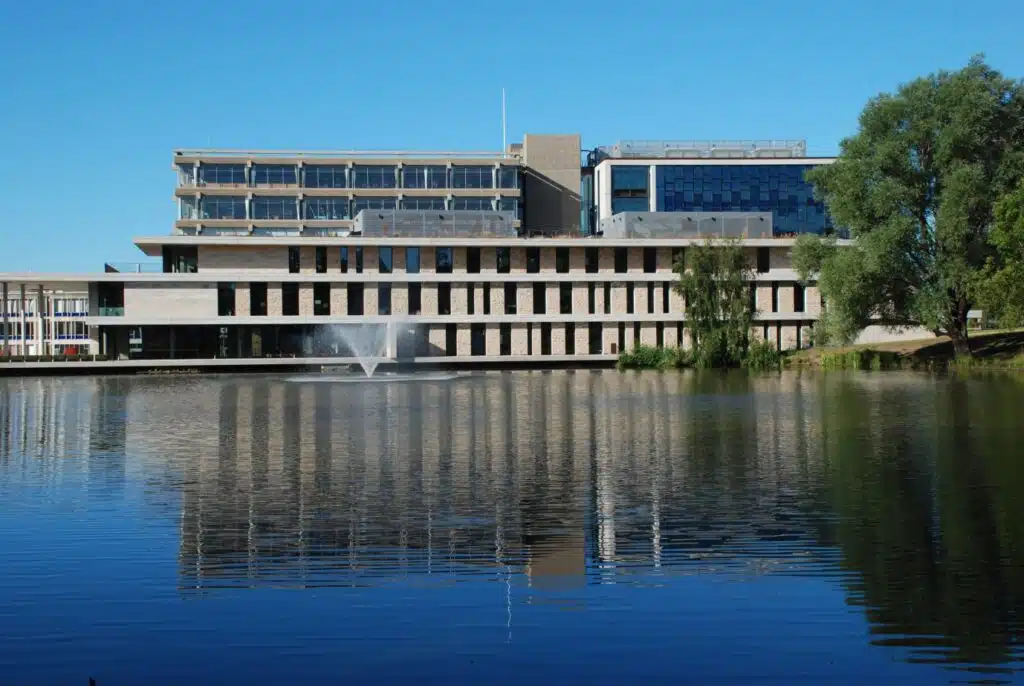 Город в котором учаться студенты University of Essex