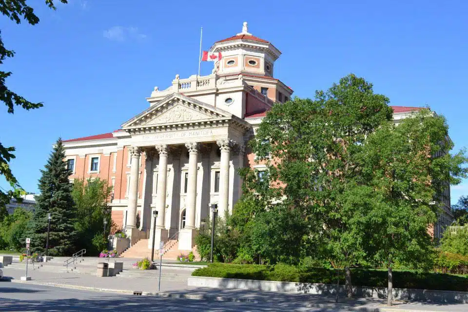 Корпус University of Manitoba