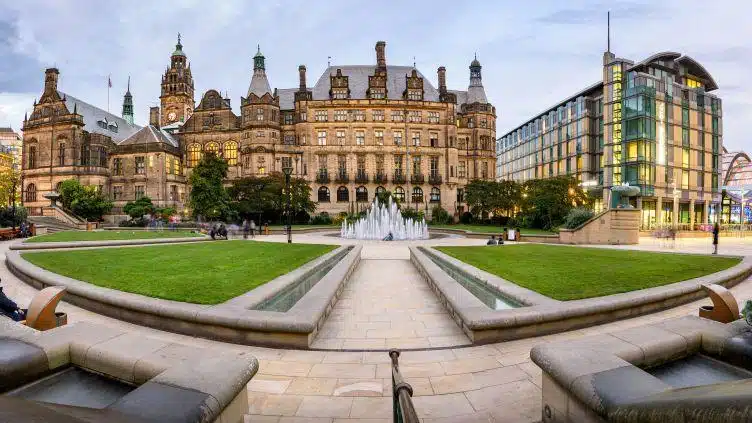 дорога к главному корпусу University of Sheffield