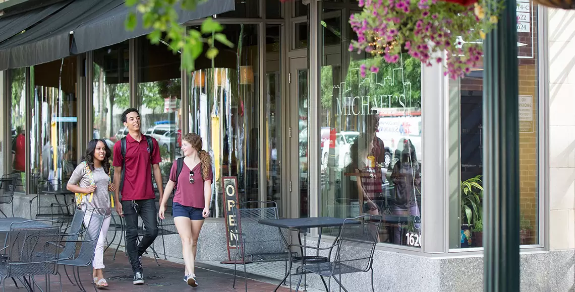 вхід в корпус University of South Carolina