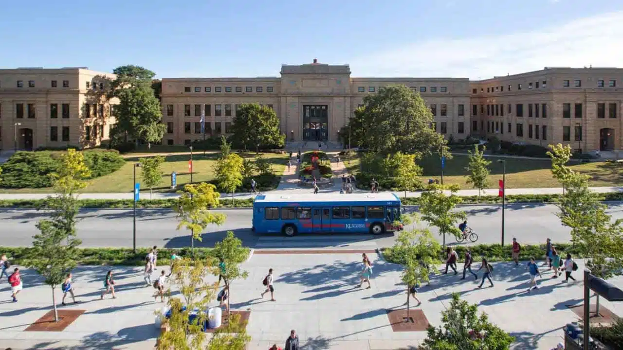 Головний корпус University of Kansas