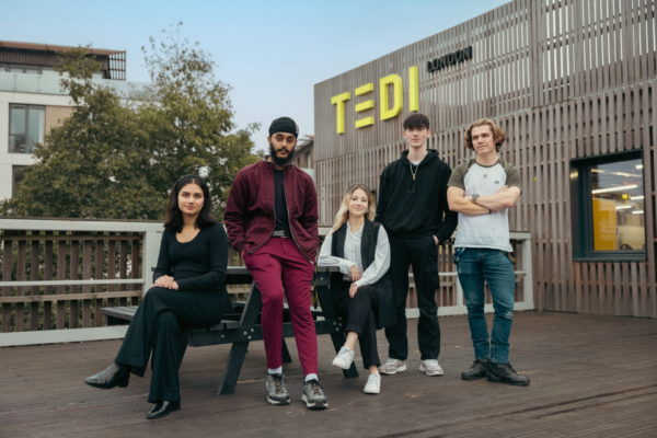 Студенты университета TEDI London