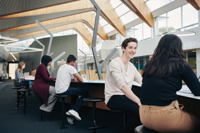 Deakin College, студенты