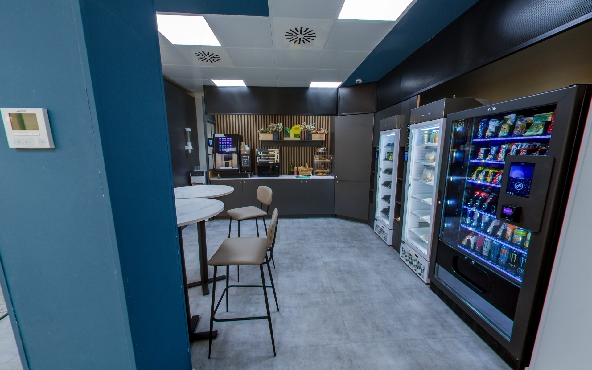 Schiller University (GEDU), кафе для студентов