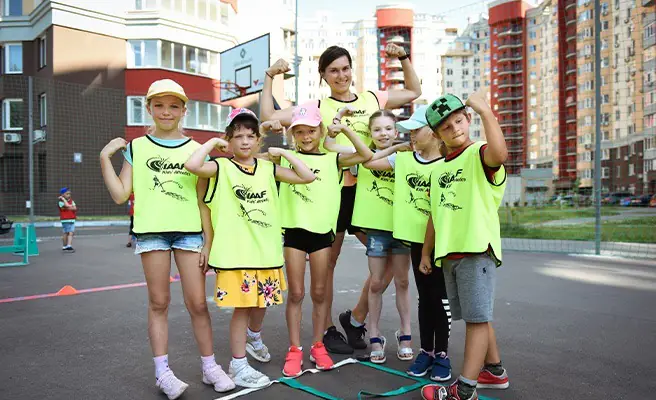 studens exploring city study.ua